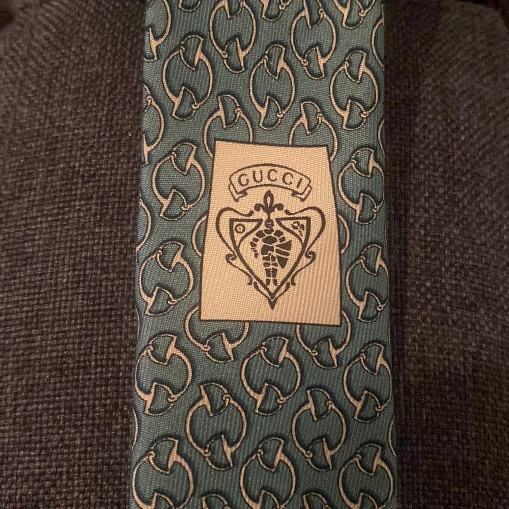 Gucci Vintage tie 100% silk new condition preserved.